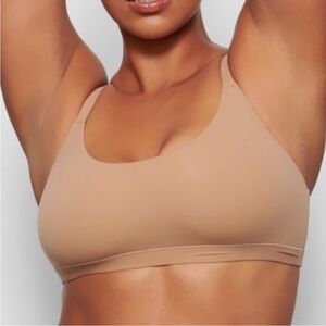 NWOT L Skims Fits Everybody Scoopneck Bra Sienna